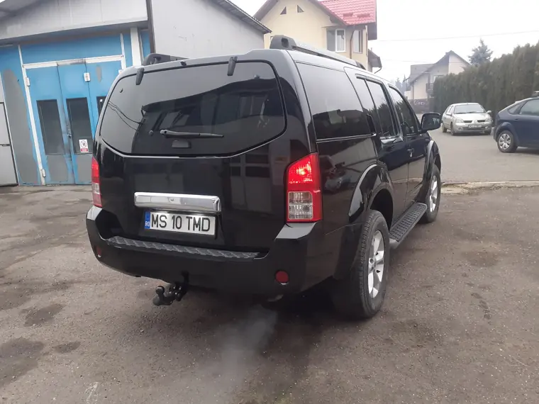 Nissan Pathfinder predat clientului